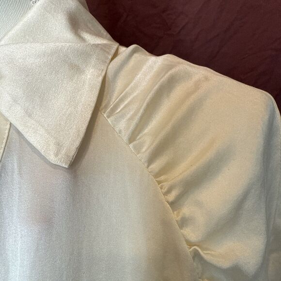 Intermix Silk Button Down Blouse Size 2 Ivory Ecru Small Flaws - Picture 3 of 12